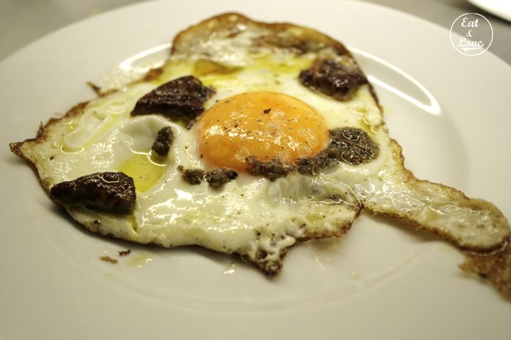 Huevo de corral con trufa en Sala de Despiece - restaurante tapas Madrid