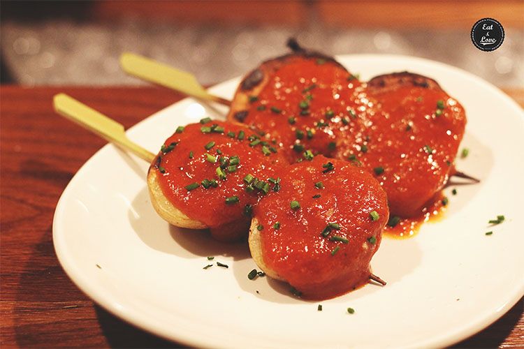 Patatas asadas con salsa brava - Yakitoro